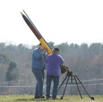 Paul Robinson helps Doug Gardei set up the Magnum on his Super Pad.