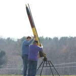 Paul Robinson helps Doug Gardei set up the Magnum on his Super Pad.